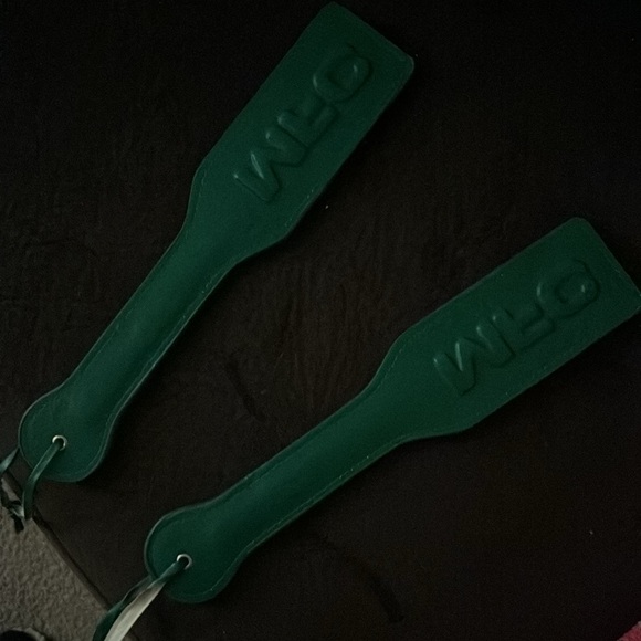 MFC Myfreecams green paddle - Picture 3 of 3